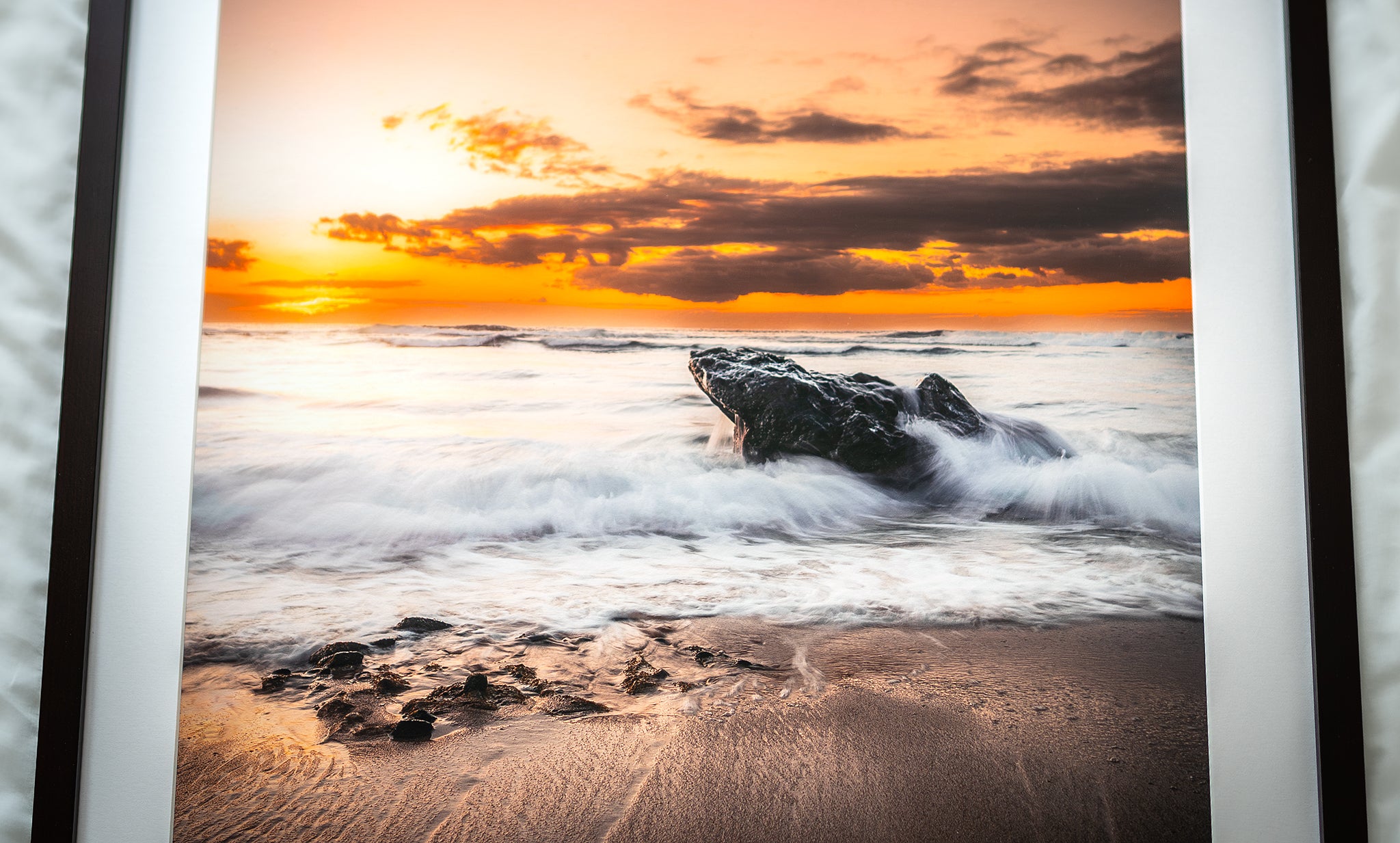 Quand le soleil touche la mer - Édition musée - encadrée